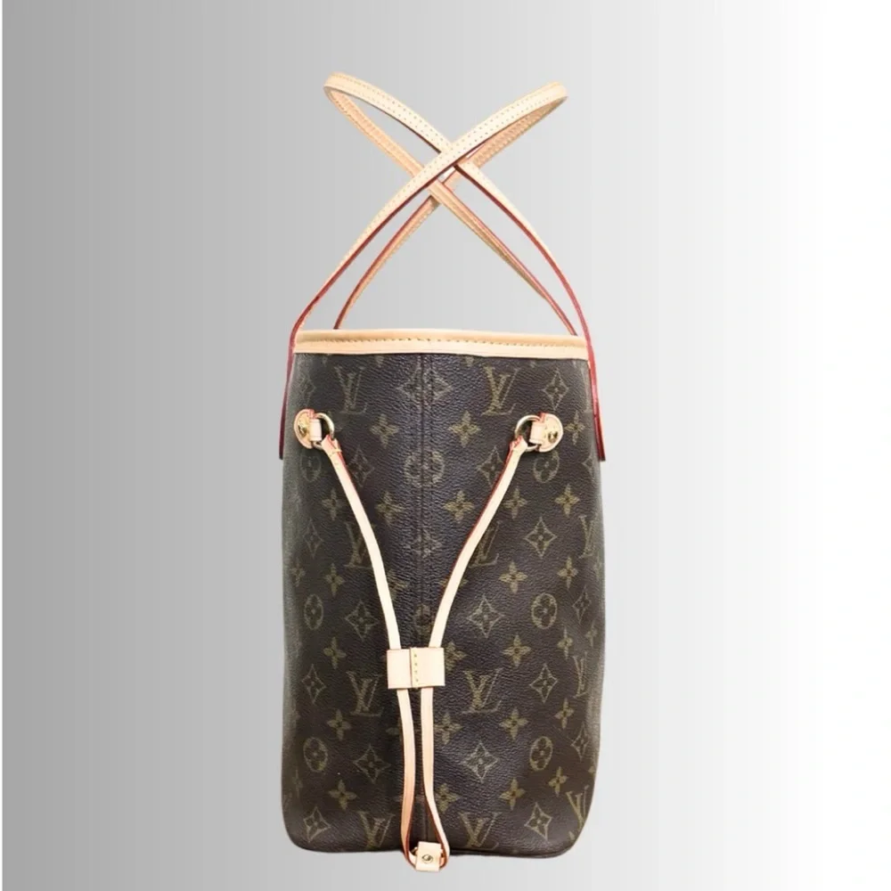 Louis Vuitton Monogram Neverfull MM Tote Bag with Brand New Leather and COA